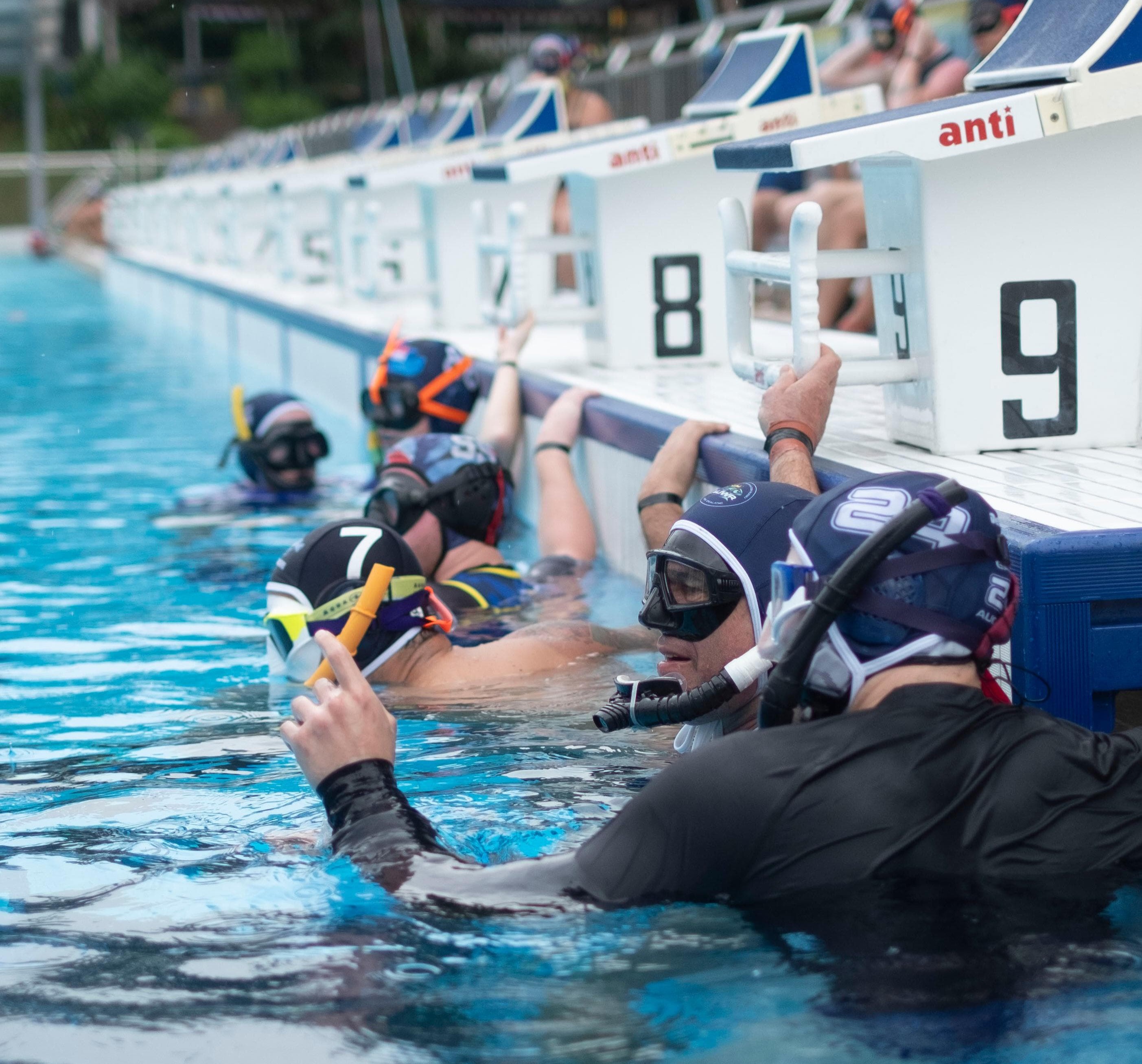 Underwater Rugby Action with stats